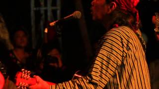 Download lagu Bongkar - Sawung Jabo ft. Dialog Dini Hari mp3 Download lagu Bongkar - Sawung Jabo ft. Dialog Dini Hari mp3