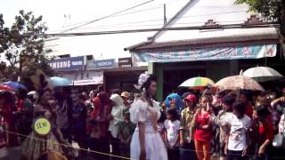 preview picture of video 'Festival Karnaval Umum Kencong 2014 Part 2'