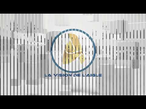 Frère Philémon chante "les Epreuves" lors d'une convention