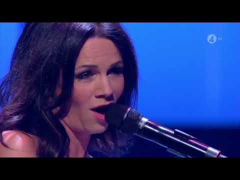 Lena Philipsson - Jag är ingen älskling (studio version with live performance)