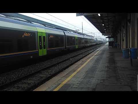 Doppia composizione di ETR425 in tirrenica. Un caso più unico che raro