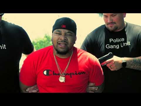 Araccs - Black & Brown (Official Music Video)