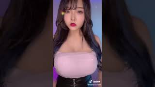 【おっぱい】 tiktok 乳揺れダンス こういうのが好きな人が多いと思う。。。