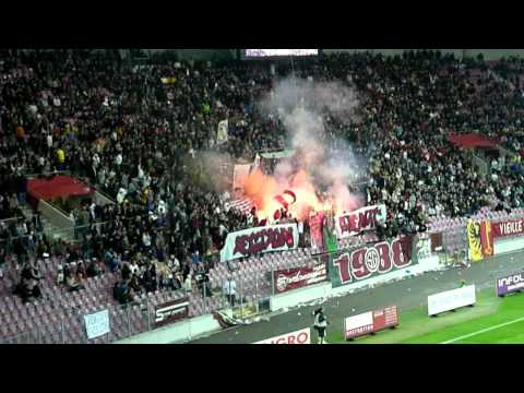 Section Grenat - Servette FC-Lausanne - 2010/2011 - 25.09.2010 - Papelitos et torches