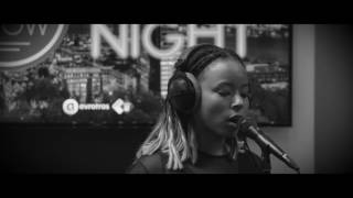 Honne - &#39;Gone Are The Days&#39; live @ Roodshow Late Night | NPO Radio 2