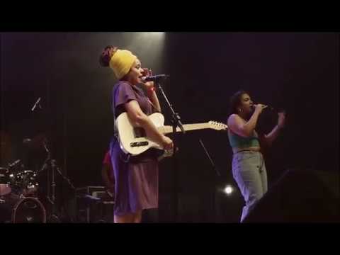 Karola Nunes e Pacha Ana -  Preta de Quebrada ( Flora Matos)