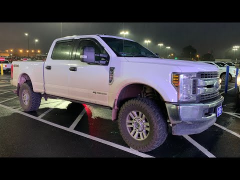 Ford F250 Leveled on 35s and 18s Toyo MT Akins