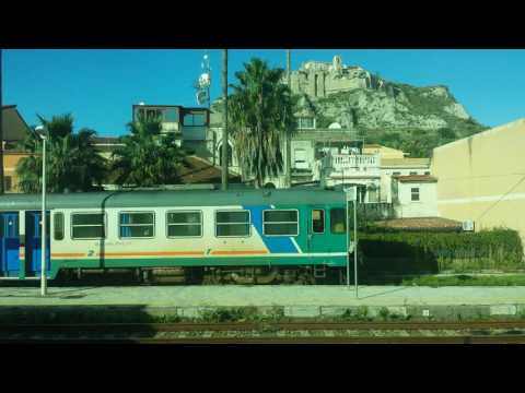 FS Trenitalia loco D445 1140 at Roccella Jonica.