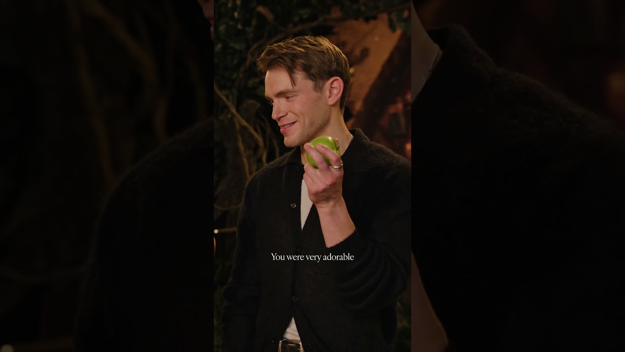 Red Apple or Green Apple?