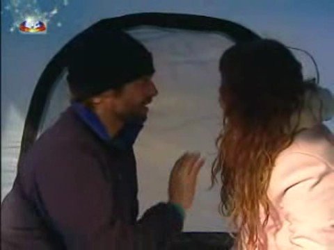 floribella-Delfina ataca Flor e Fred com um Pernil