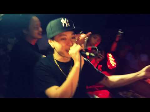 R U Aaliyah? & 92 (live @ Black Market for the Black Market stole Christmas event)