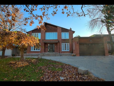 33 Lawnview Dr, Toronto