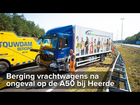 Berging kopstaart aanrijding vrachtwagens A50 Heerde - ©StefanVerkerk.nl