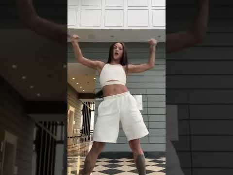 challenge da coreografia oficial de "Descontrolada" Pabllo Vittar e Mc Carol