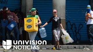 Nicolás Maduro canta mientras se producen saqueos a más de 100 negocios en el interior del país