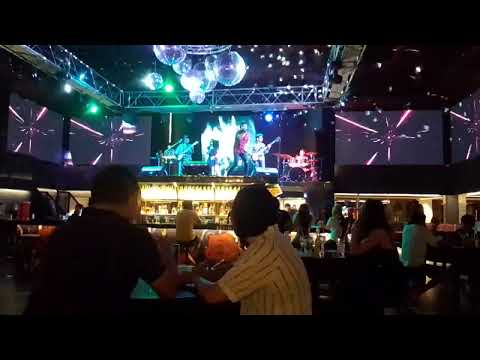 live music🎤🎼🎹🎶 in CenterStage hard Rock Bali  Indonesia🇮🇩