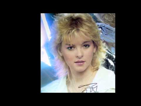 Iveta Bartošová - JEN JÁ A MOTÝL (1.verze)