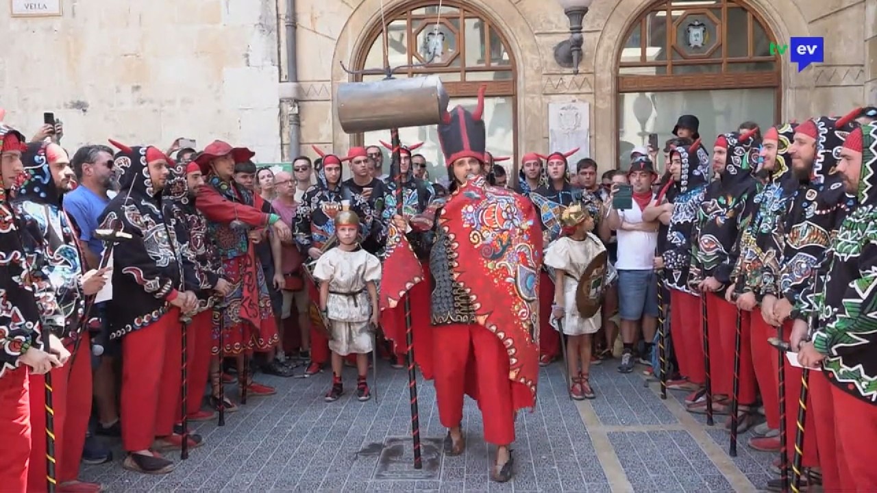 Reviu els versos del Ball de Diables de la Festa Major de Santa Anna