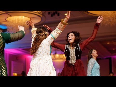 2018 Best Mehndi Dance Performance by Bride friends!