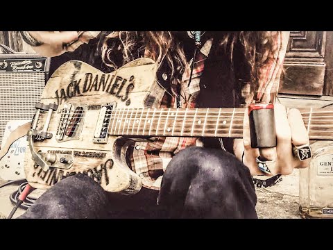 Whiskey Barrel Guitar • JUSTIN JOHNSON SOLO SLIDE GUITAR