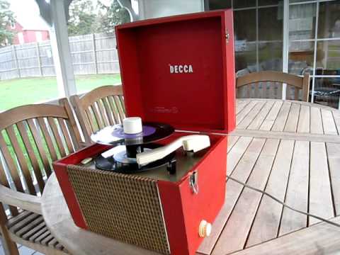Most Uncommon Decca Model #DP-909 45 RPM Record Player Licensed By RCA