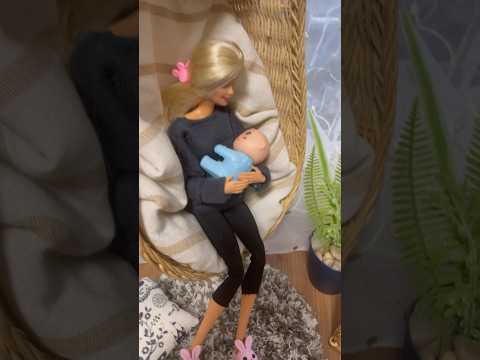 Mamãe Barbie está tentando fazer o bebê dormir #diariodeamorreborn #barbie #barbiedoll #barbie2023