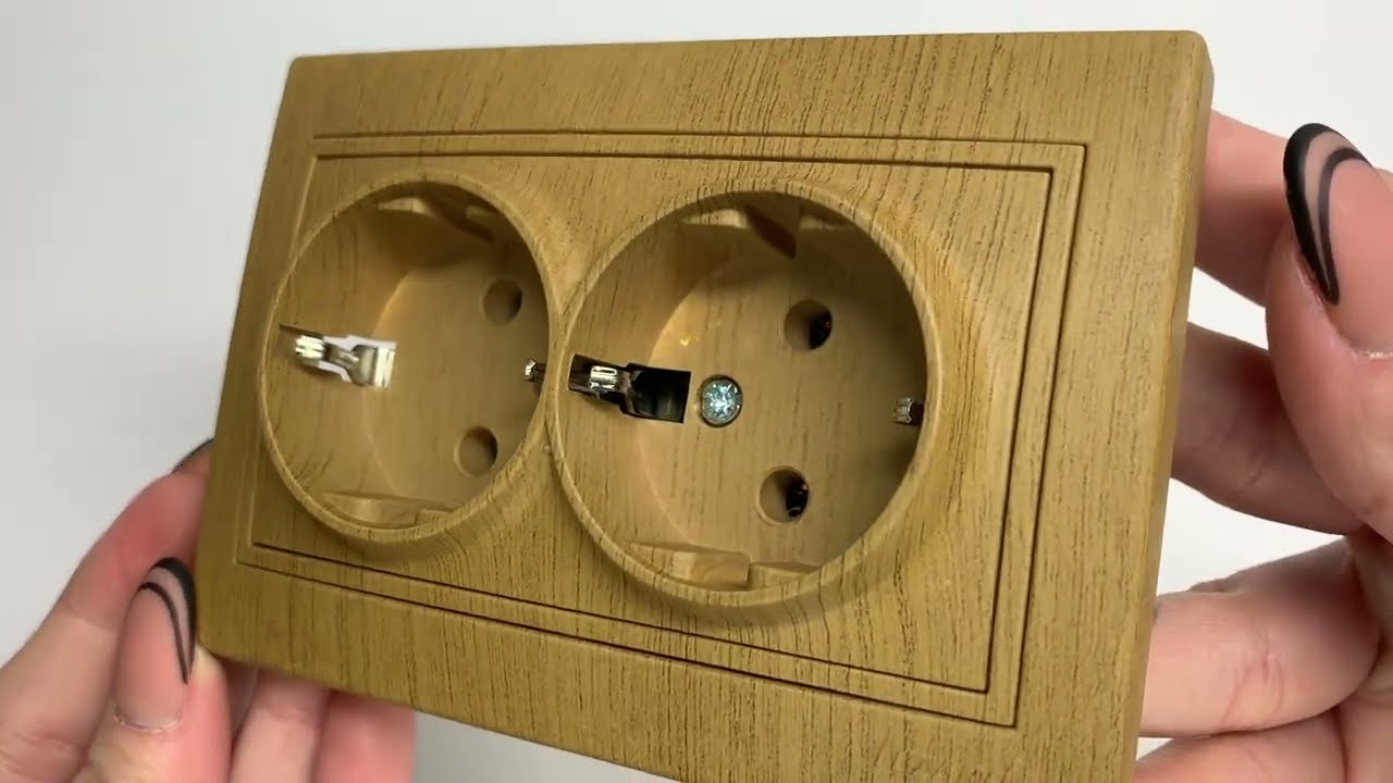 Розетка MIRA двухместная из с/з дуб классический ПБТ 701-5151-127В