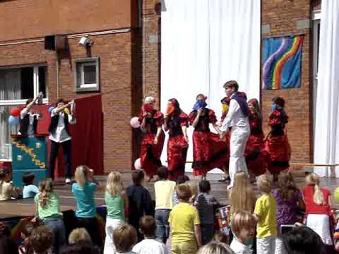 Spaanse sterren op de dansvloer-Basisschool Tielrode 12/06/10