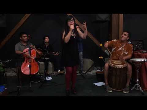 Ensamble We Küyen interpretando  un pasaje de su primera composición al ritmo del tumbe