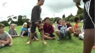 preview picture of video 'KiwiSport - AFL KiwiKick Beach Haven School'