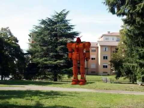 Robot giapponese gigante a Vedano Olona
