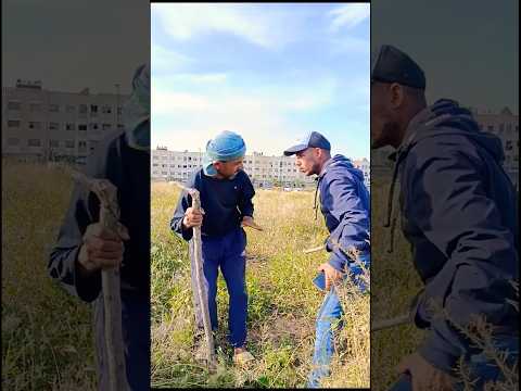 خدا ليه تليفون ولفلوس ولاكين !!