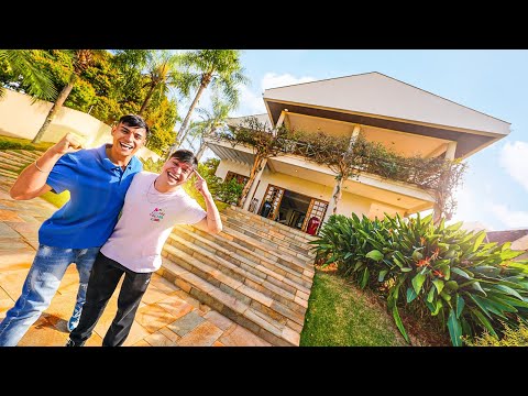 I brought Aruan to see our new house!!