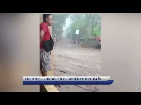 Lluvias provocan inundaciones y complican el paso en Usulután | Noticiero Hechos