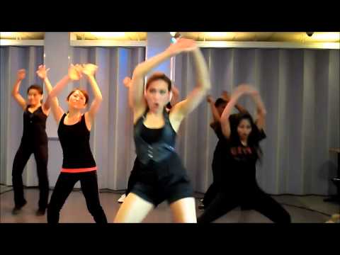 Performance at Moksi Patoe, 2013