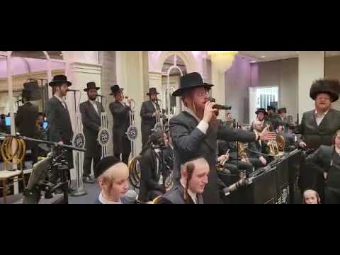 avrohom mordechai schwartz אברהם מרדכי שווארץ & The Shira Choir