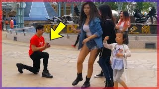 Top 25 Awkward Moments! 😬