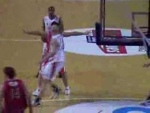 09 05-01-08 Charleroi-BCO - Sebastien Bellin scoort na schit