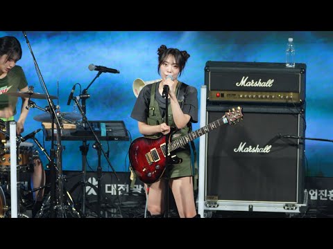 [4K60P] 250927 QWER 시연 SIYEON '눈물참기' 직캠 Fancam @PMPS 2025 시즌2 FINAL by 고구마킬러