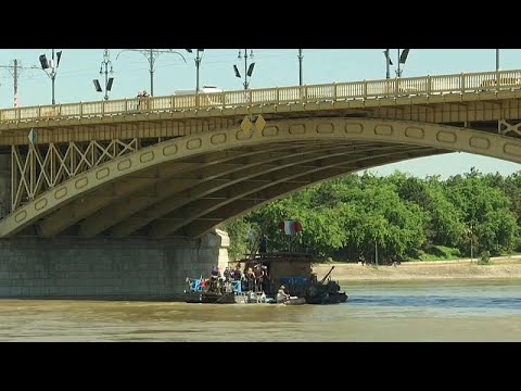 Rescuers in Hungary find body 100kms from scene of Danube boat accident