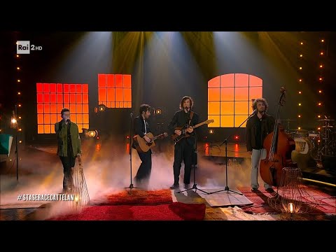 Gli Street Clerks cantano "No matter the price" - Stasera c'è Cattelan su Raidue 23/03/2023