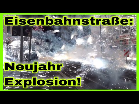🧨Verrückte Pyroschlachten auf Leipziger Eisenbahnstraße‼️POLIZEI WIRD GETROFFEN🚓🚑Mehrere Verletzte🆘️