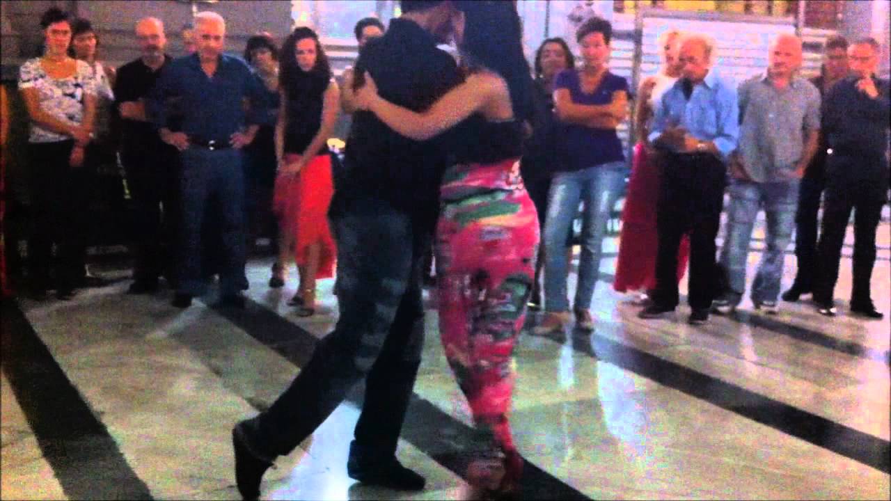 Juan Carlos Martinez y Nora Witanowsky - Lección marca del cruce redondo con diferentes direcciones