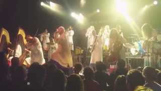 The Polyphonic Spree - It&#39;s The Sun / Days Like This Keep Me Warm (Live @ El Rey Theatre, 11/20/15)