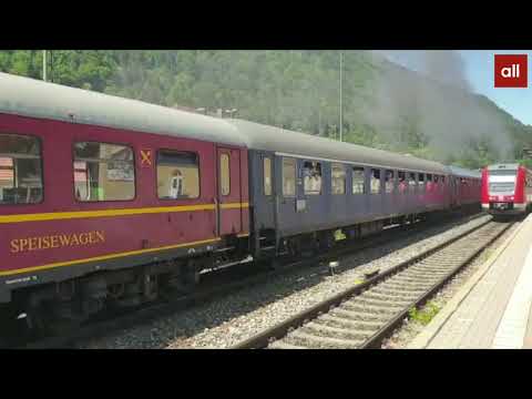 26.000 Liter: Dampflokomotive durchquert rauchend das Allgäu