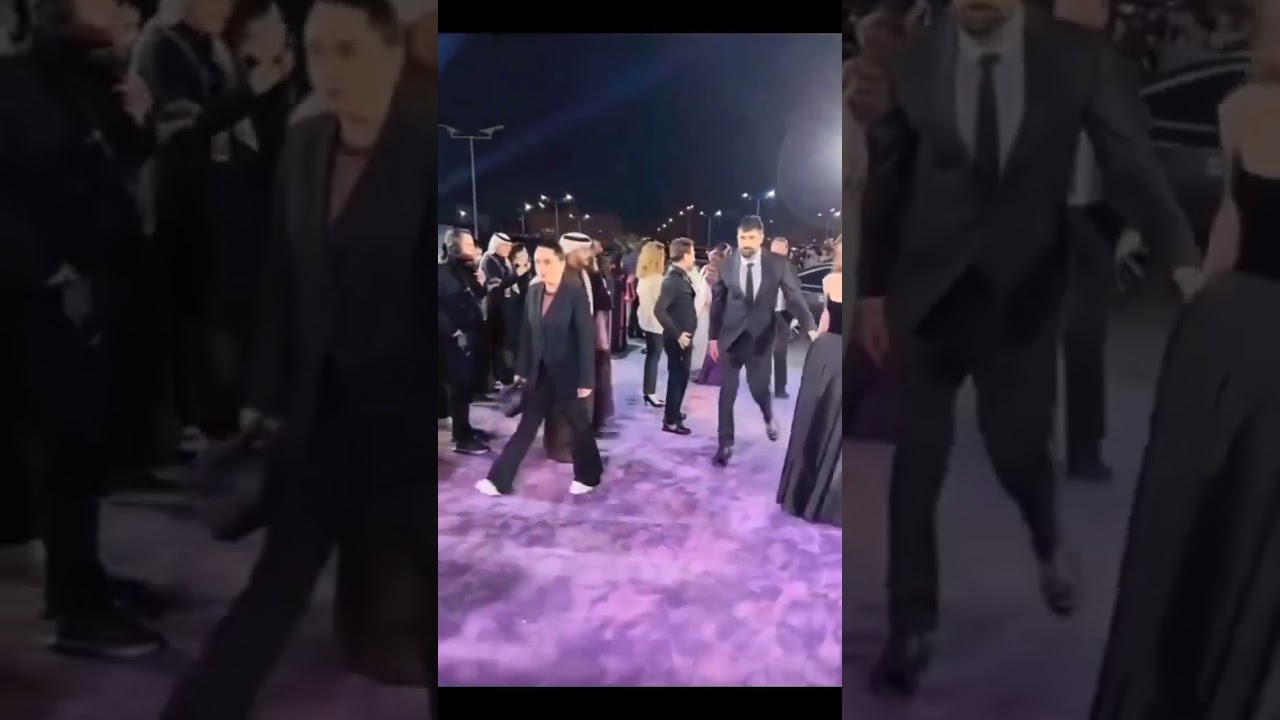 Engin Akyürek and Demet Özdemir (Premios JOY AWARDS).