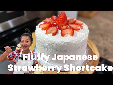 Fluffy Japanese Strawberry Shortcake | Happy Feets And Paws