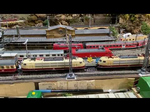 Wie gut ist die Minitrix BR 103 16345 im Vergleich zur Fleischmann 103?