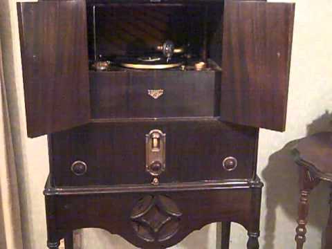 RUSSO FIORITO ORIOLE ORCHESTRA - SOBBIN' BLUES - ROARING 20'S VICTROLA RADIOLA.MP4