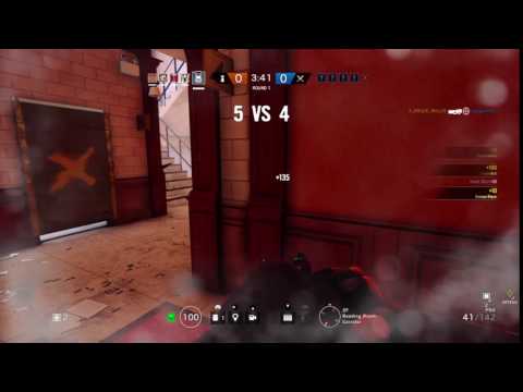 Rainbow 6 - Lucky hip fire